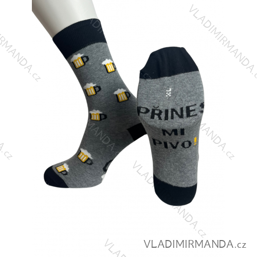 Ponožky veselé pivo slabé pánske CRAZY SOCKS prines mi pivo pre pivare (40-43,44-47) POĽSKÁ MODA DPP22026A/DU čierno-šedo-biela 40-43